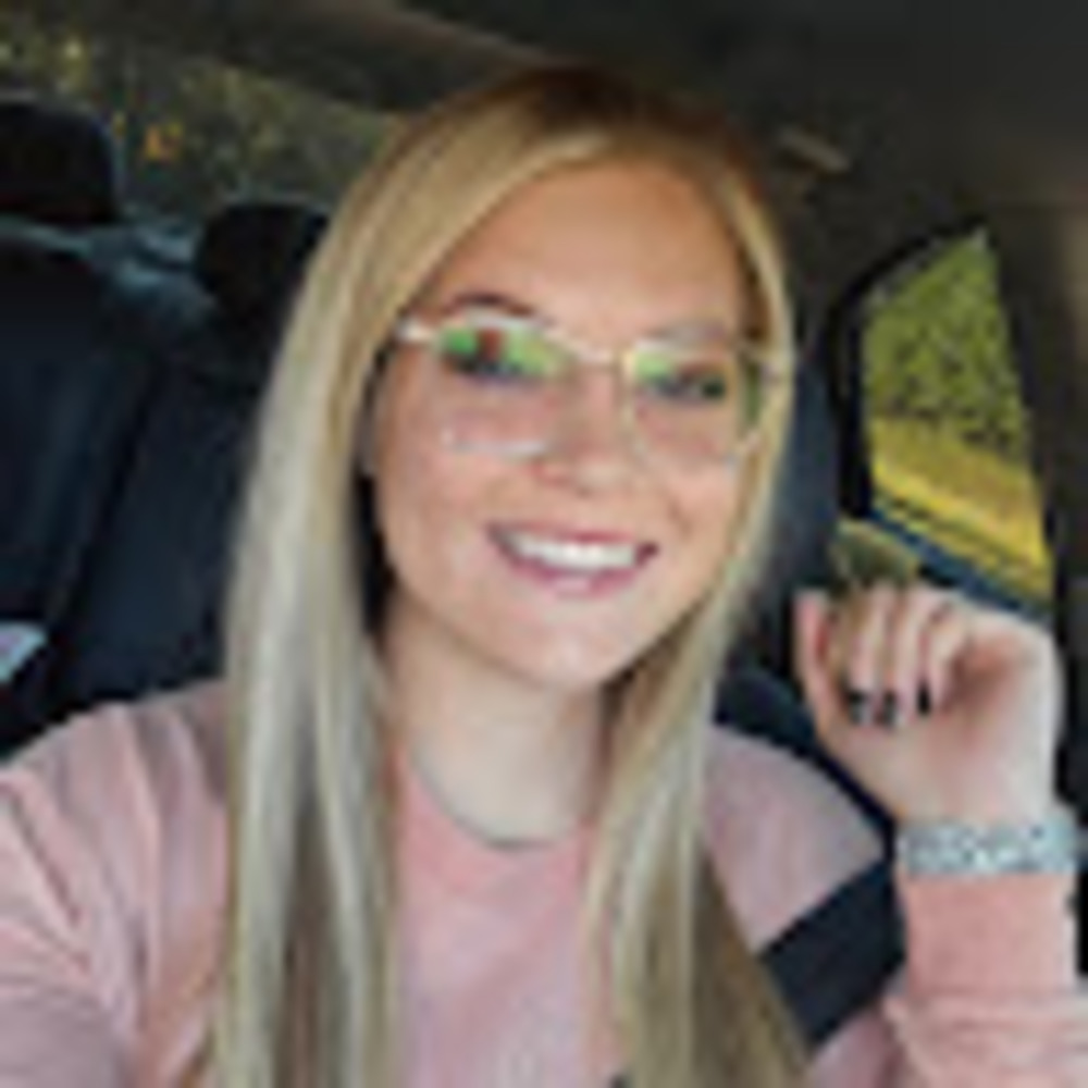 Meet your Posher, Aleya